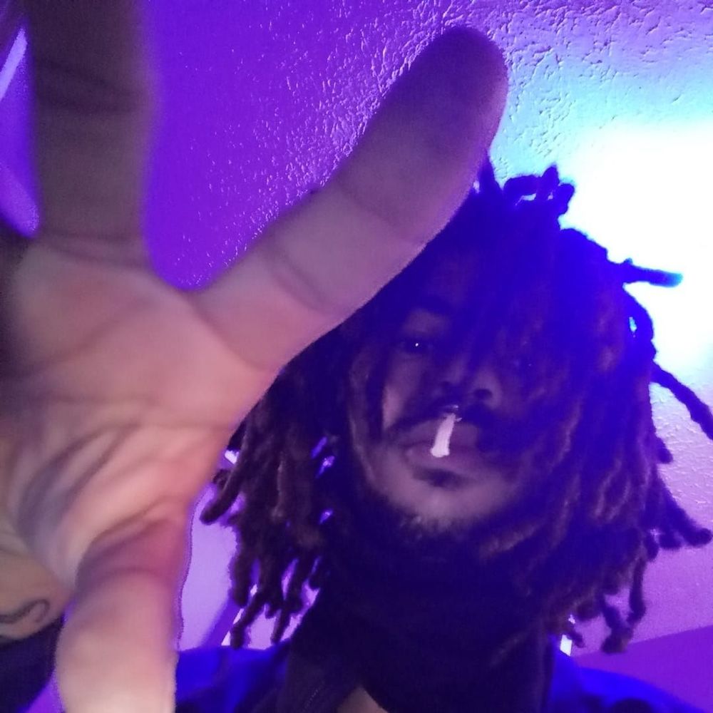 Meet your Posher, Emmanuel